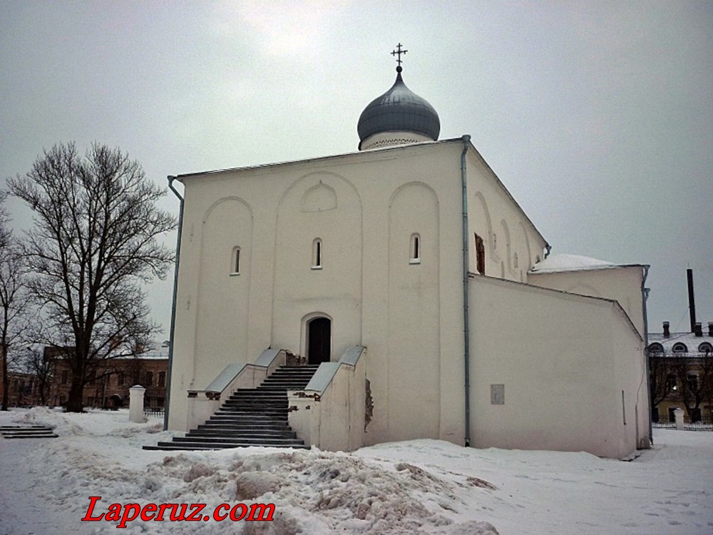 cerkov Uspeniya na Torgu v Velikom Novgorode