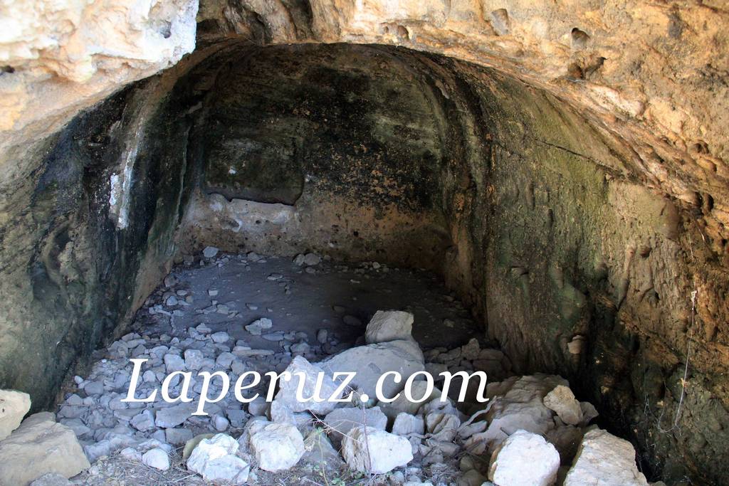 pafos_catacombs_10