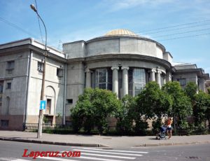 Центральная (Морская) библиотека Кронштадта — Кронштадт, улица Советская, 49