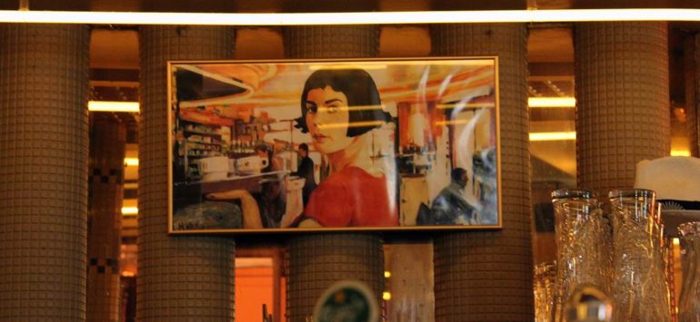 Кафе «Две мельницы»: любимое место русских девочек в Париже