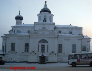Богоявленская церковь Николаевского женского монастыря — Арзамас, Соборная площадь