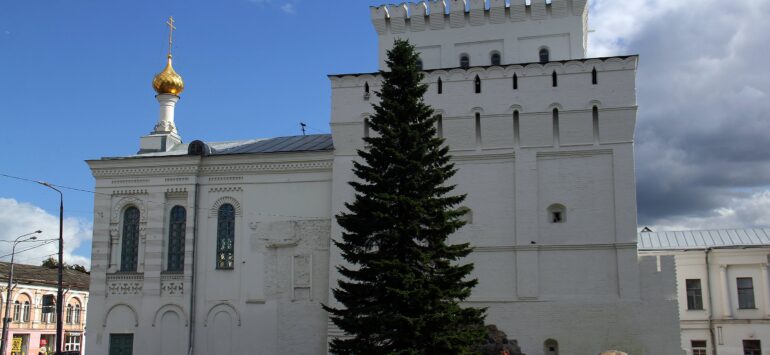 Власьевская (Знаменская) башня — Ярославль, улица Свободы, 2А