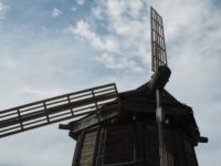 В Саратовской области уничтожили единственную ветряную мельницу