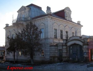 Дом купца Парфёнова — Вольск, улица Комсомольская, 32