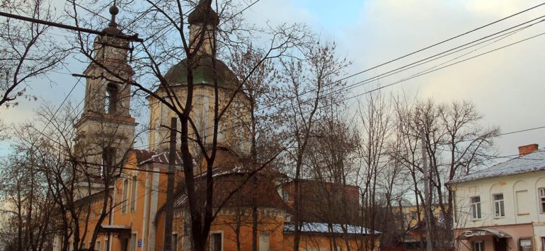 Церковь Богоявления Господня на старом остроге — Калуга, улица Кутузова, 23