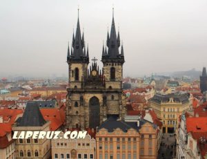 Тынский храм (Týnský chrám, Kostel Panny Marie před Týnem) — Прага, Staroměstské náměstí