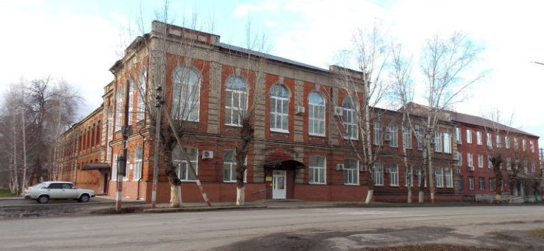 Реальное училище — Петровск, улица Советская, 45