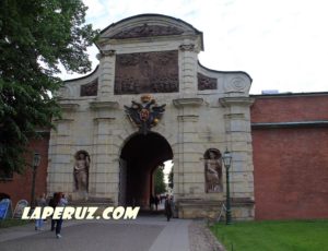 Петровские ворота — Петропавловская крепость