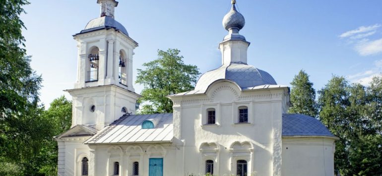Церковь Богоявления Господня — Белозерск, улица Карла Маркса, 45