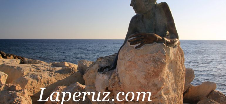 Набережная в Пафосе — от купален до крепости