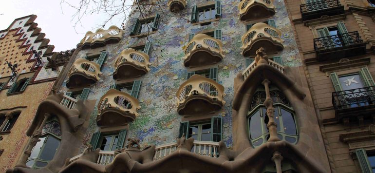 Дом Бальо в Барселоне. Море в камне