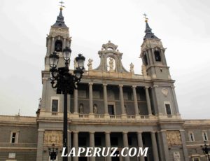 Кафедральный собор и Королевский дворец: бесплатный (и не очень) центр Мадрида