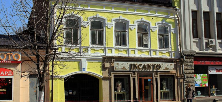 Саратовский мэр распорядился снести старинный дом на пешеходной улице