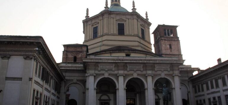 Базилика святого Лаврентия (Basilica San Lorenzo Maggiore) — Милан, Corso di Porta Ticinese 35